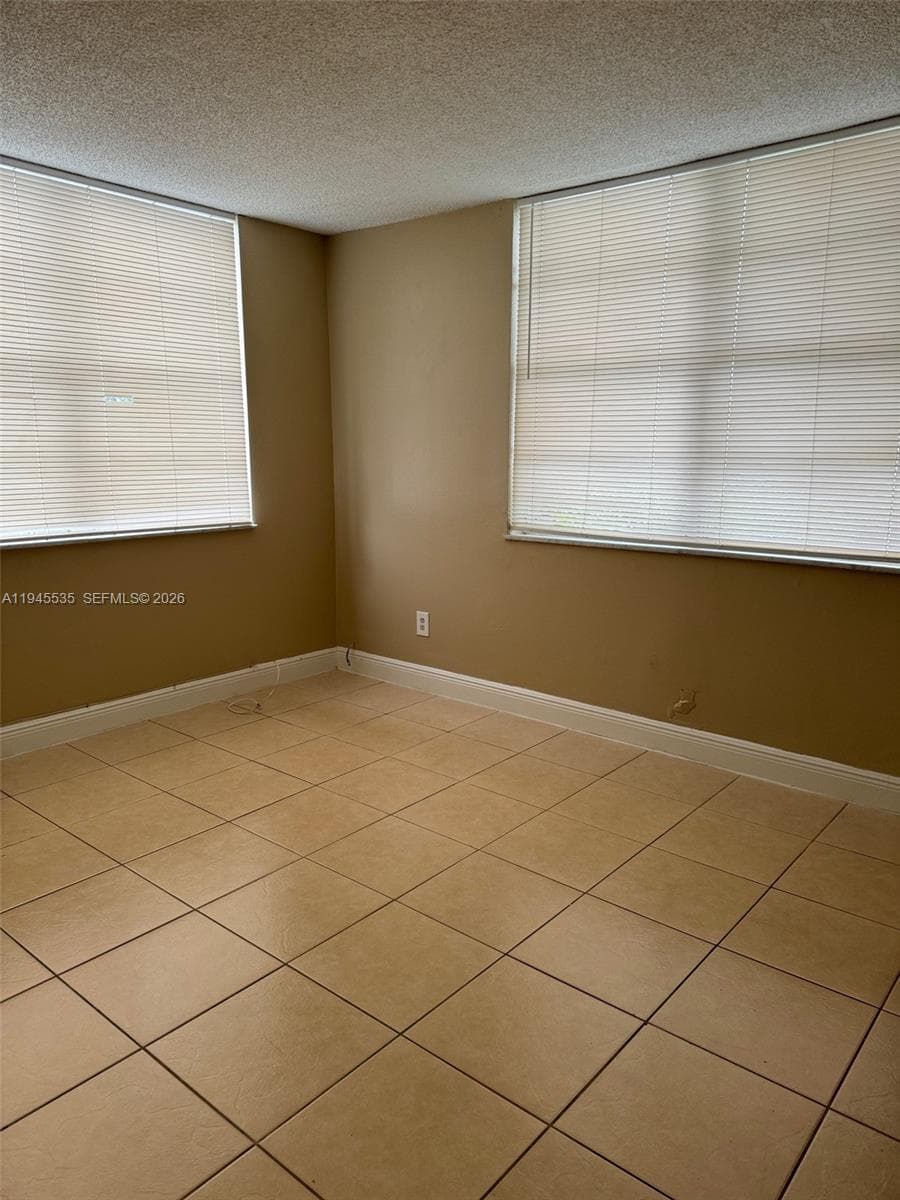 488 NW 165th St Rd # 115, Miami FL 33169 — 6