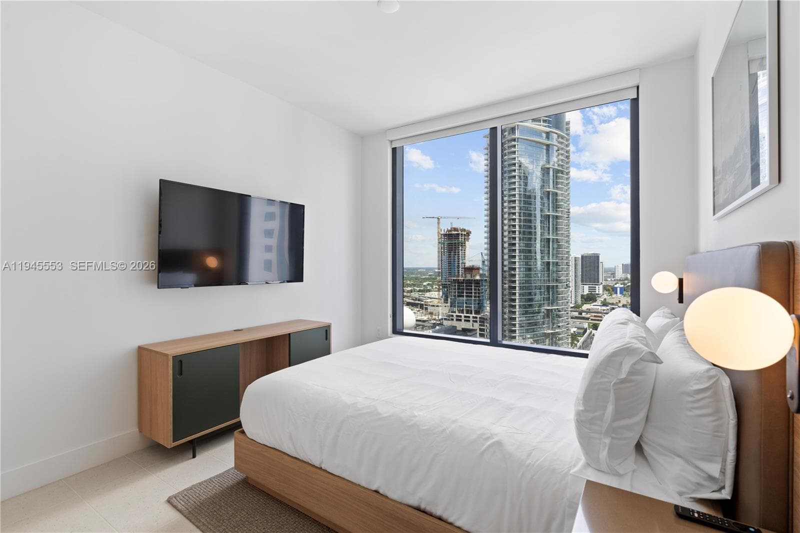 159 NE 6th St # 2415, Miami FL 33132 — 27