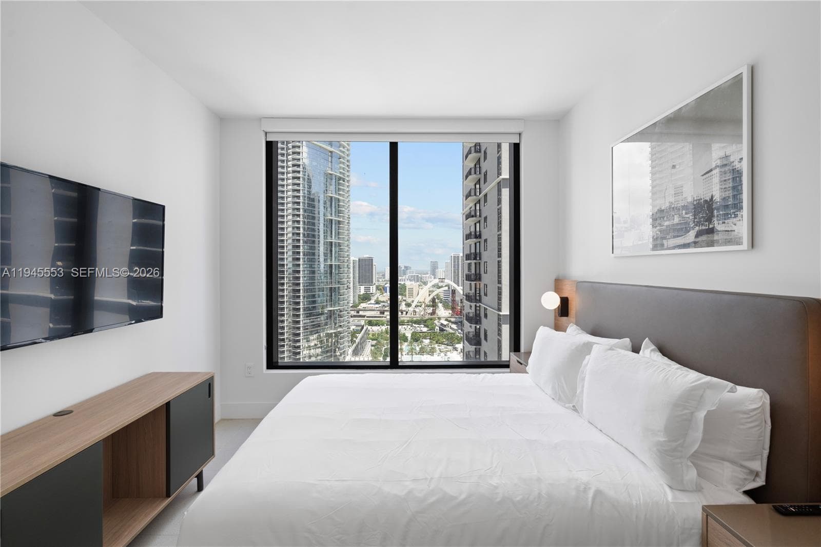 159 NE 6th St # 2415, Miami FL 33132 — 29