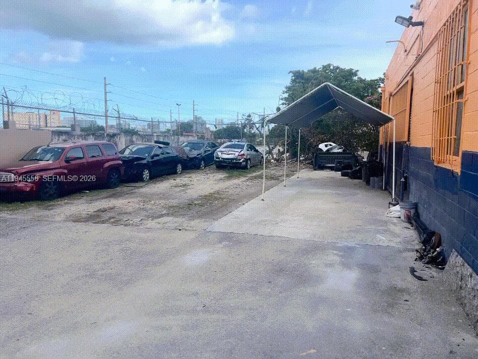 2005 NW 10th Ave, Miami FL 33127 — 1