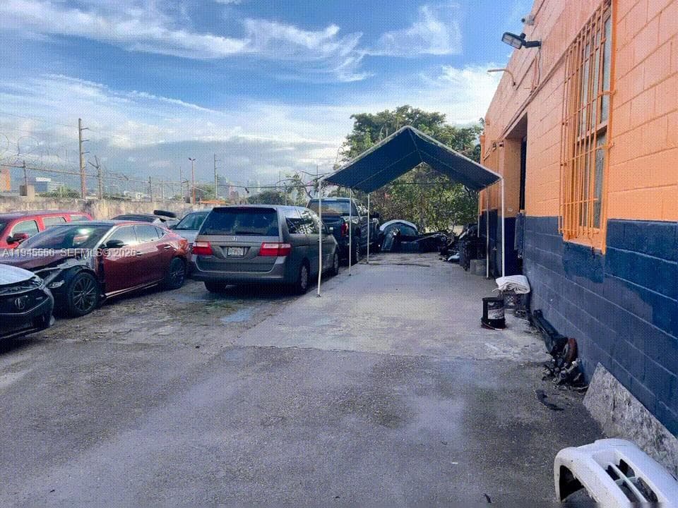 2005 NW 10th Ave, Miami FL 33127 — 4