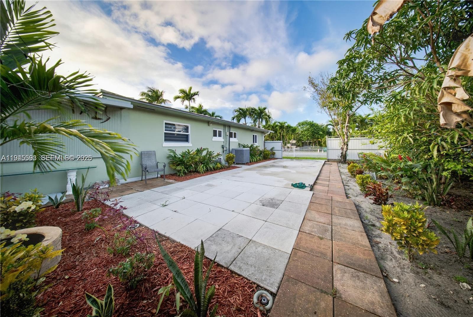 300 NE 175th St, North Miami Beach FL 33162 — 22