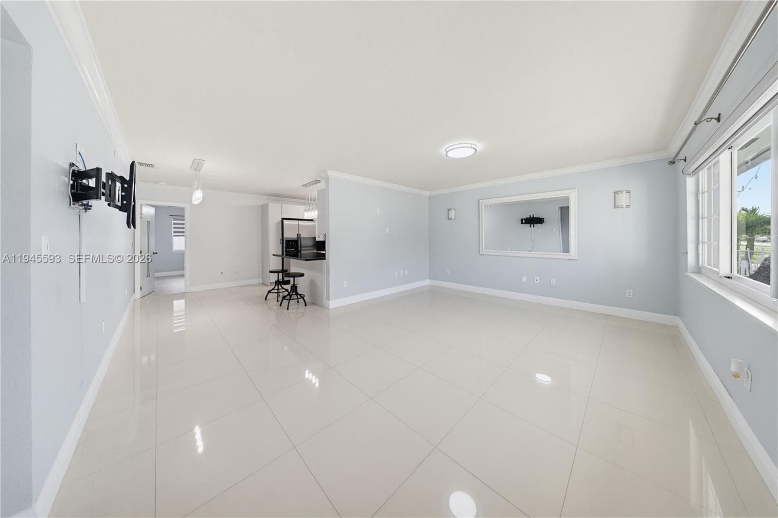 300 NE 175th St, North Miami Beach FL 33162 — 5