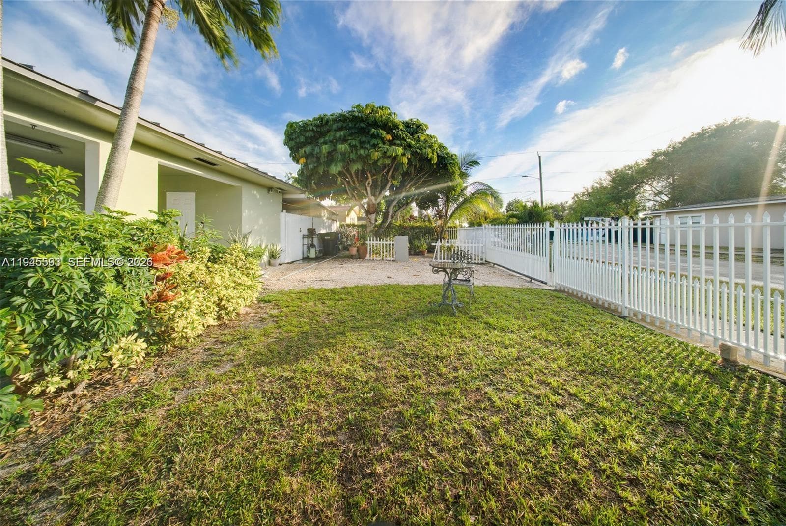 300 NE 175th St, North Miami Beach FL 33162 — 20
