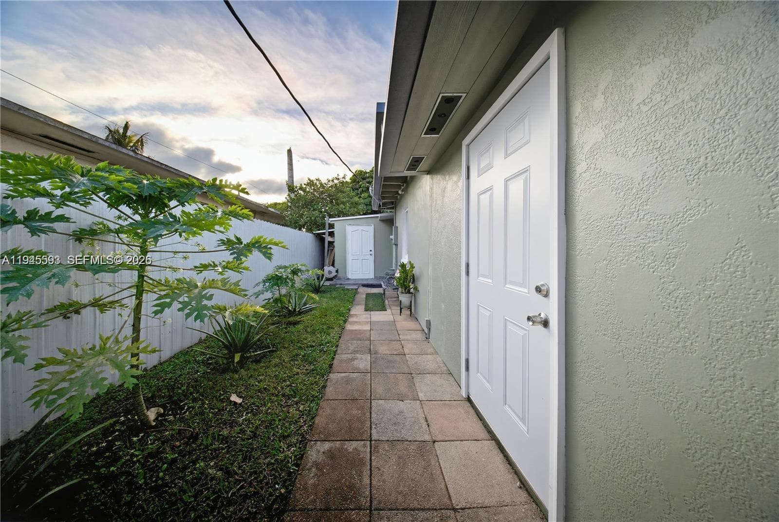 300 NE 175th St, North Miami Beach FL 33162 — 30