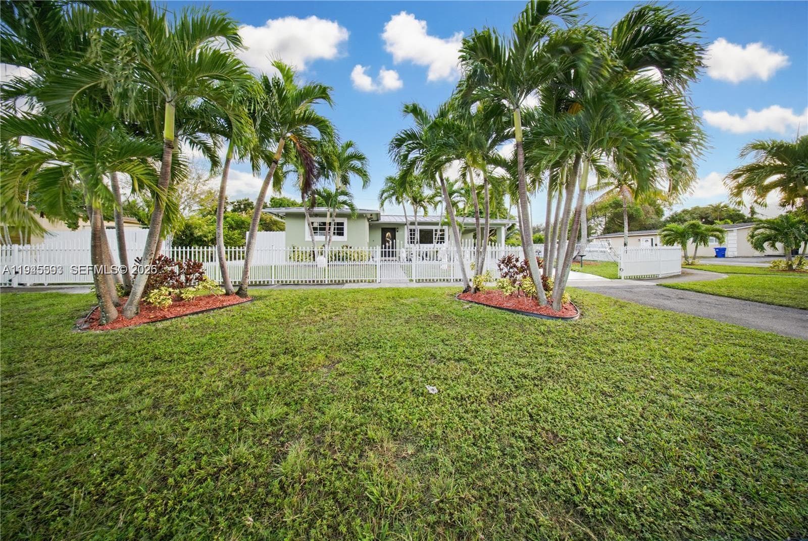 300 NE 175th St, North Miami Beach FL 33162 — 41
