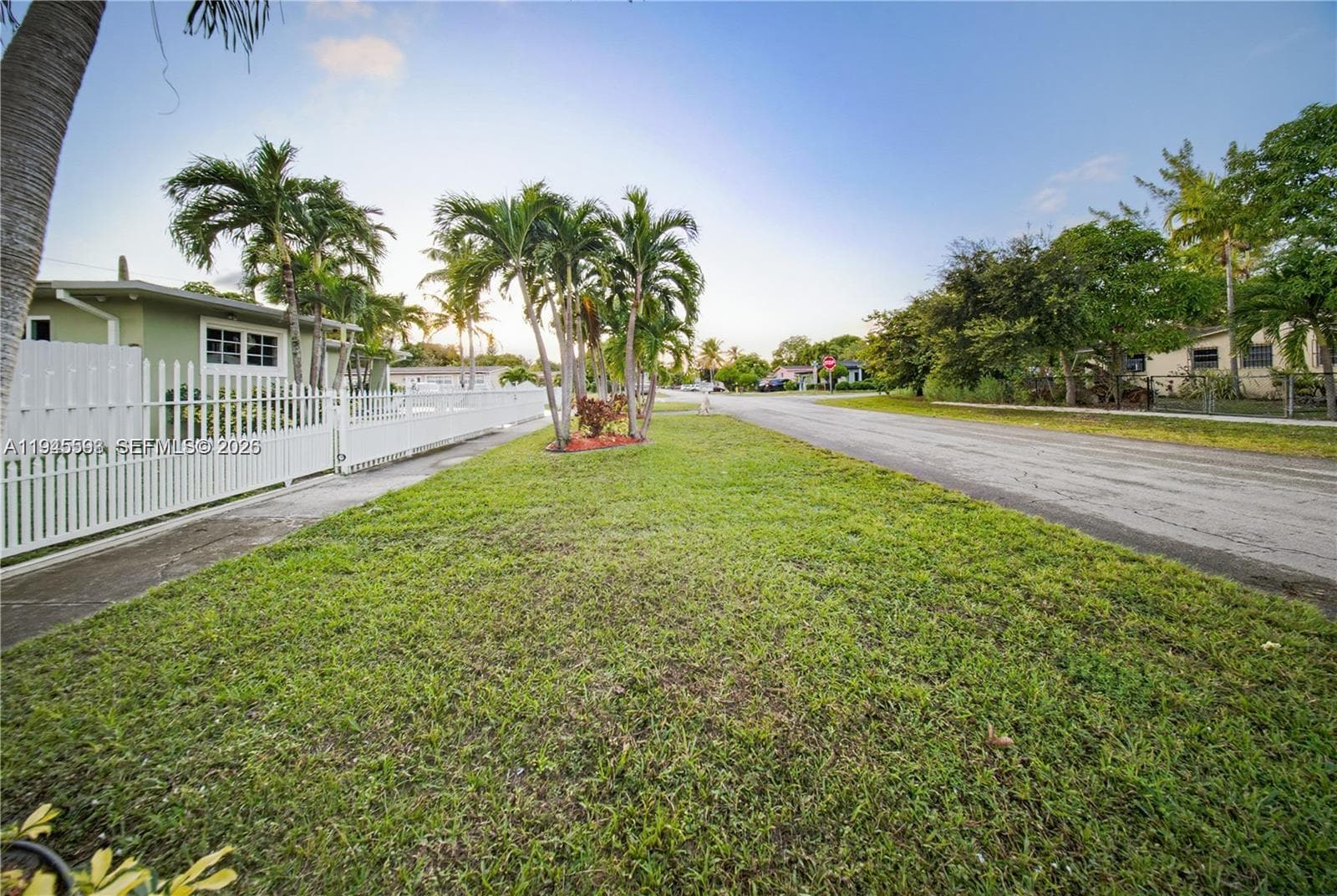 300 NE 175th St, North Miami Beach FL 33162 — 18