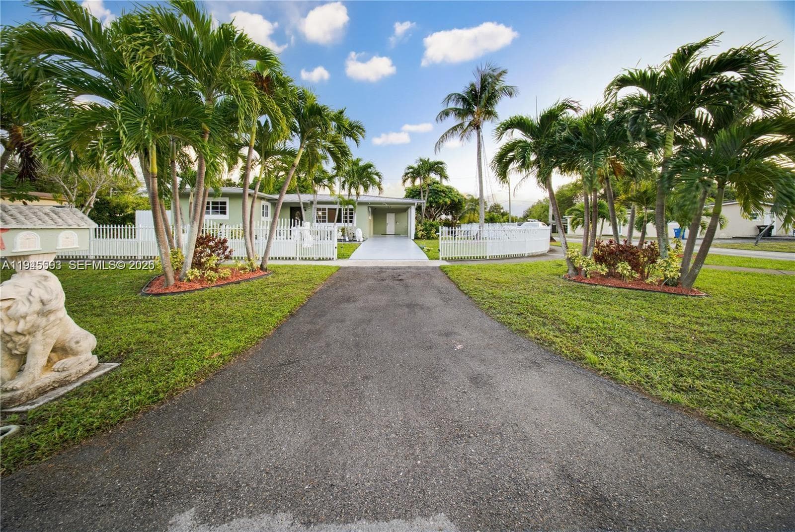 300 NE 175th St, North Miami Beach FL 33162 — 37