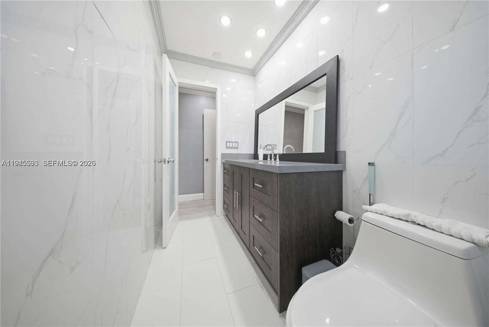300 NE 175th St, North Miami Beach FL 33162 — 11