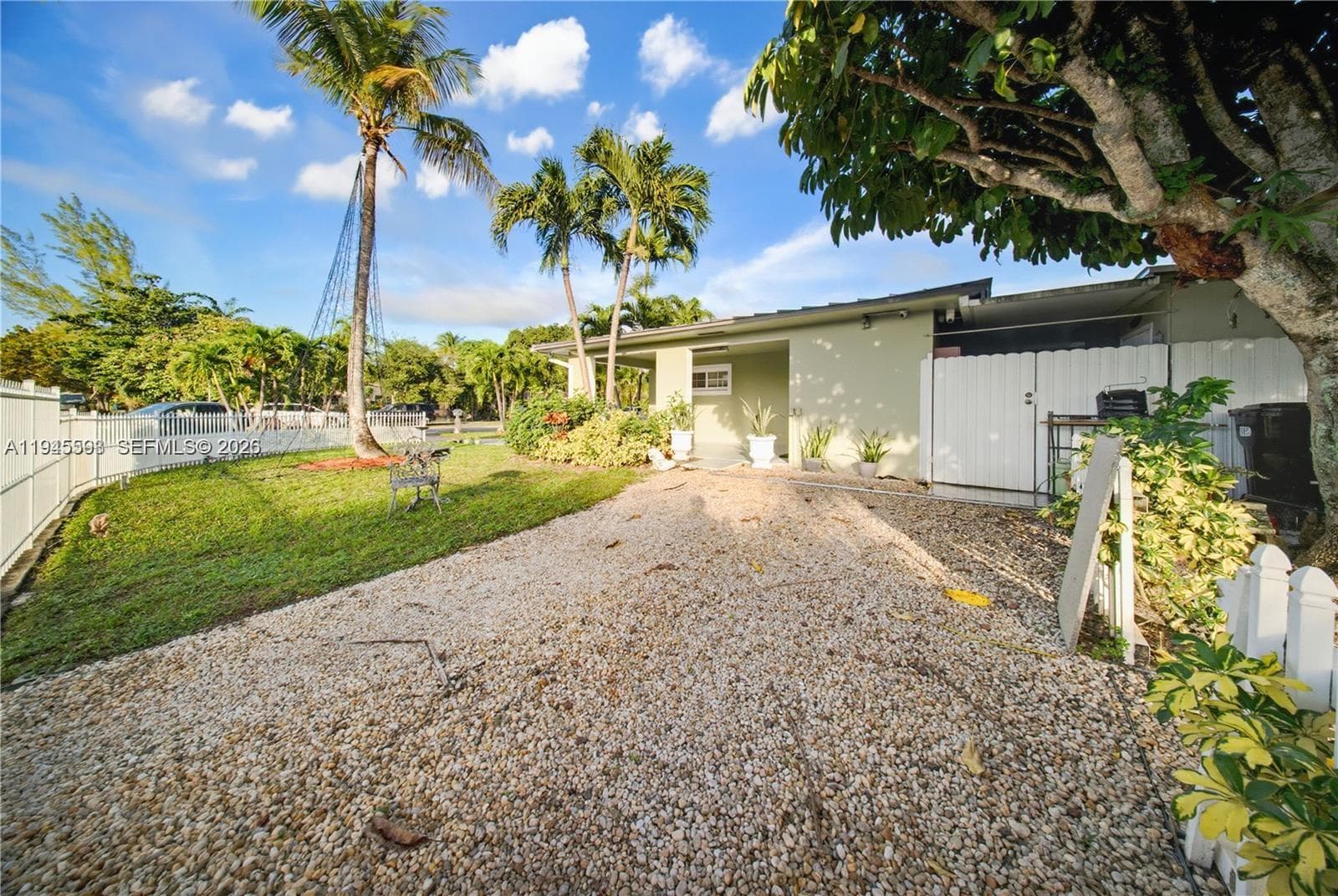 300 NE 175th St, North Miami Beach FL 33162 — 19