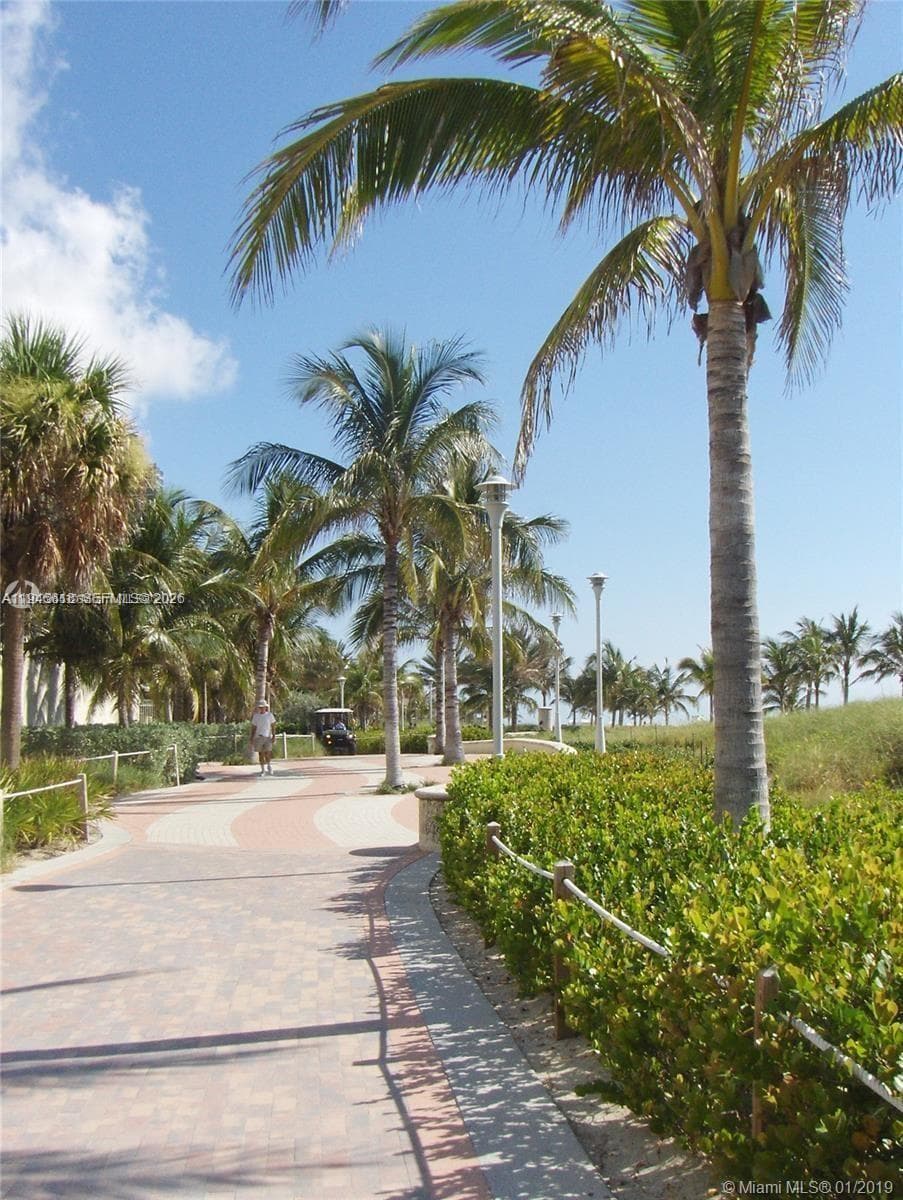 100 Lincoln Rd # 503, Miami Beach FL 33139 — 22