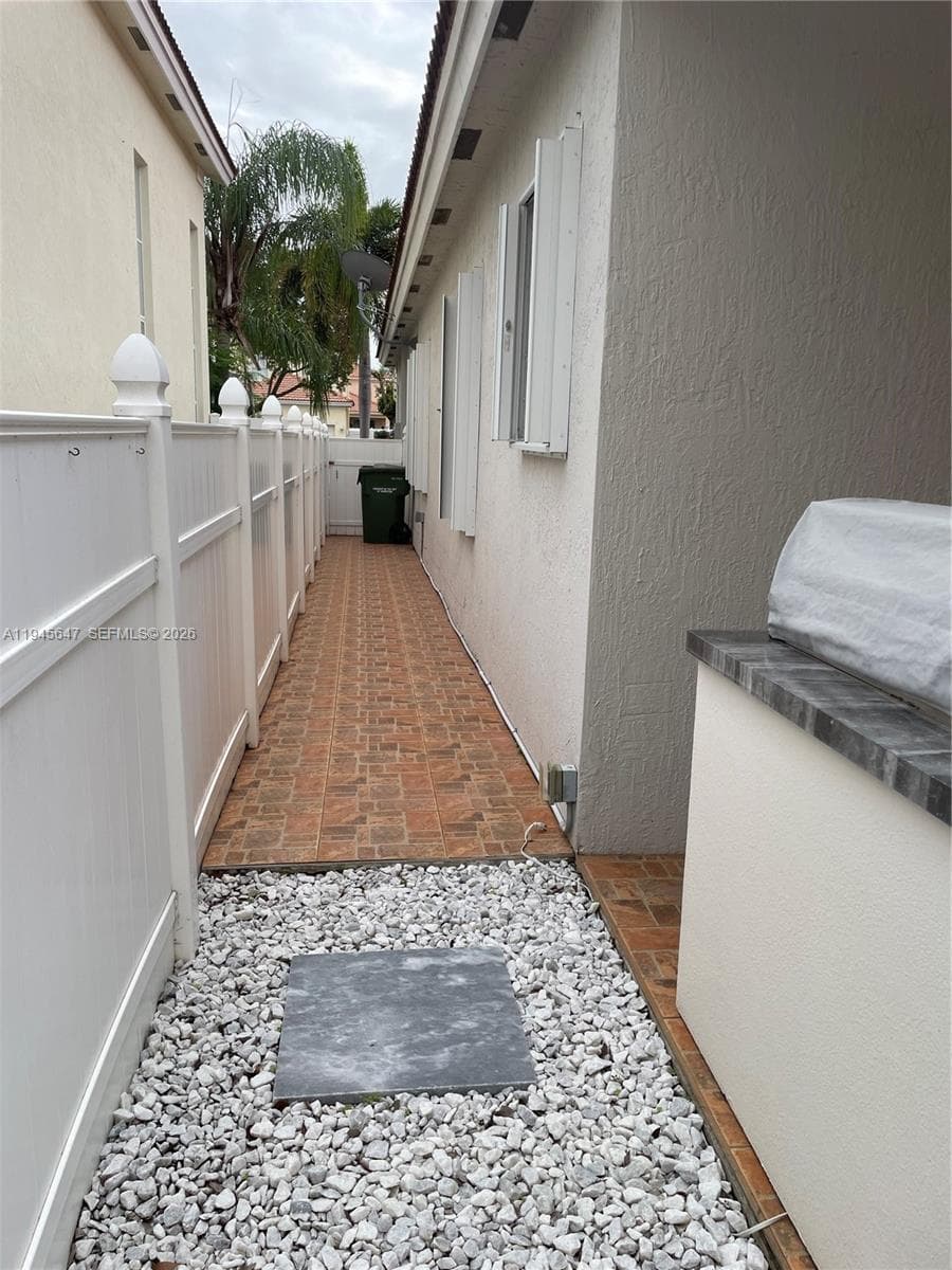 3725 NE 11th St, Homestead FL 33033 — 26