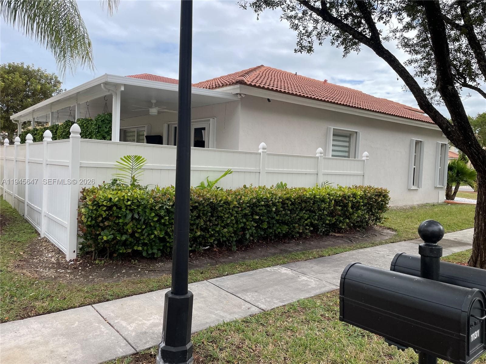 3725 NE 11th St, Homestead FL 33033 — 3