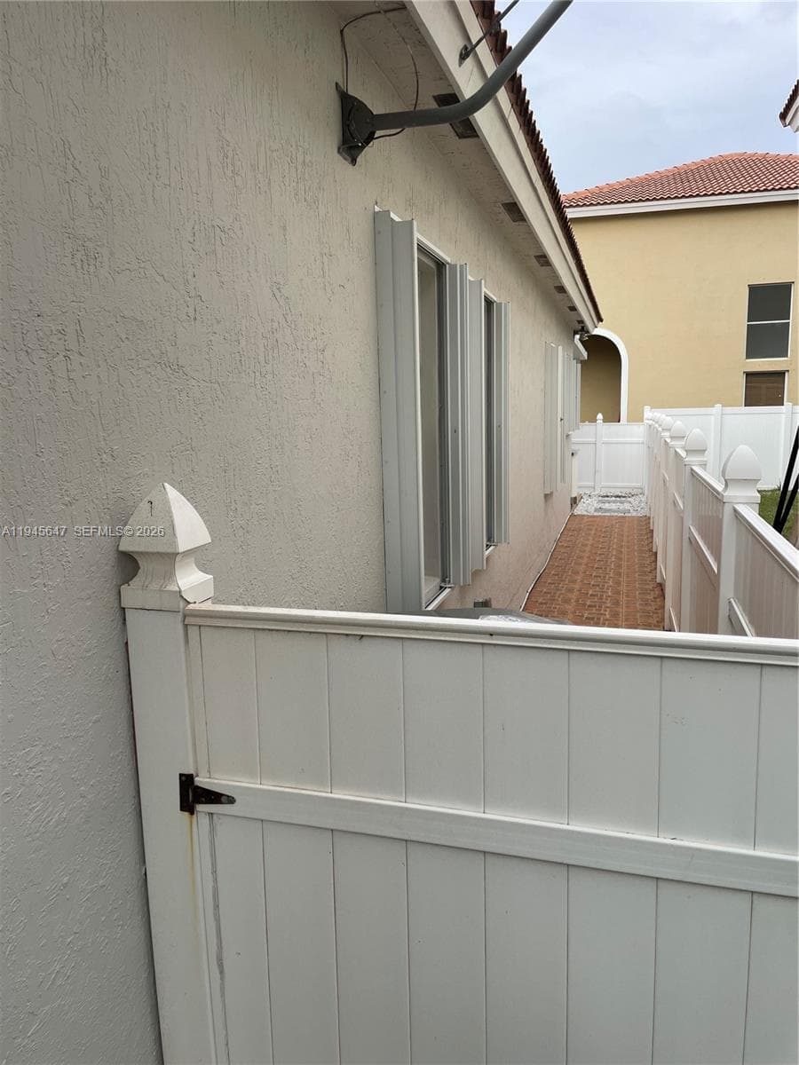 3725 NE 11th St, Homestead FL 33033 — 38