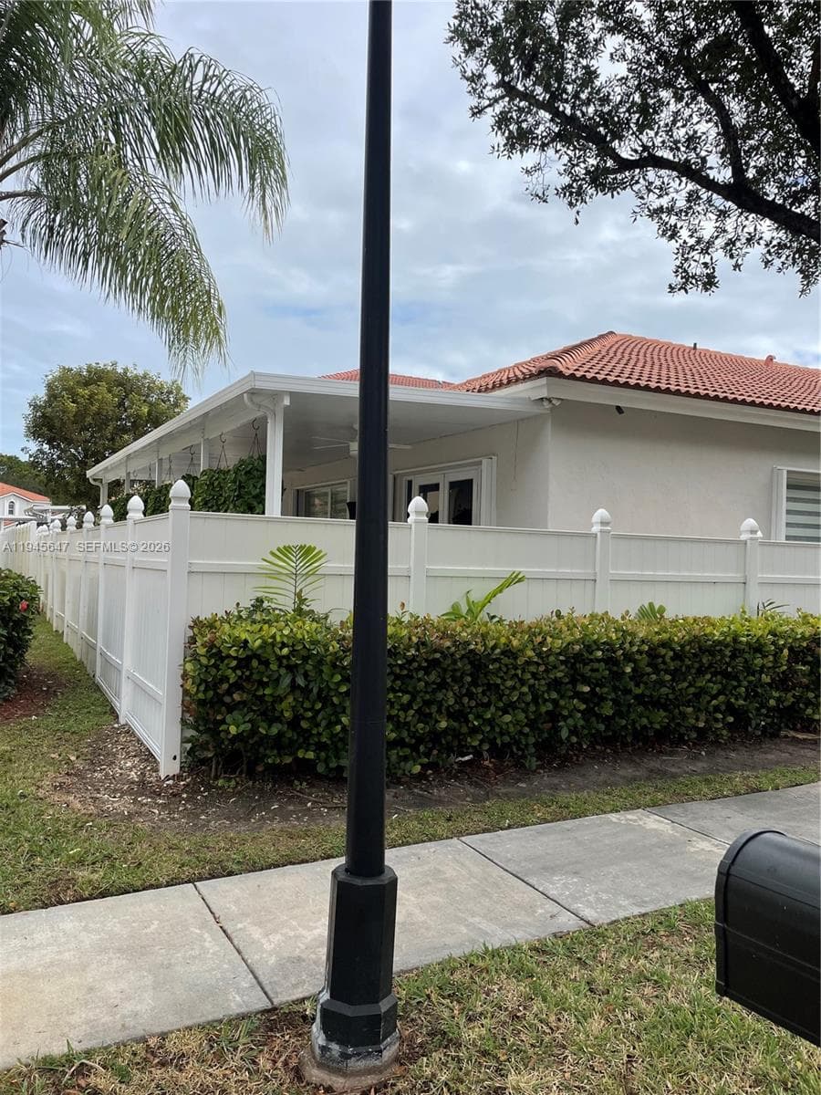 3725 NE 11th St, Homestead FL 33033 — 4