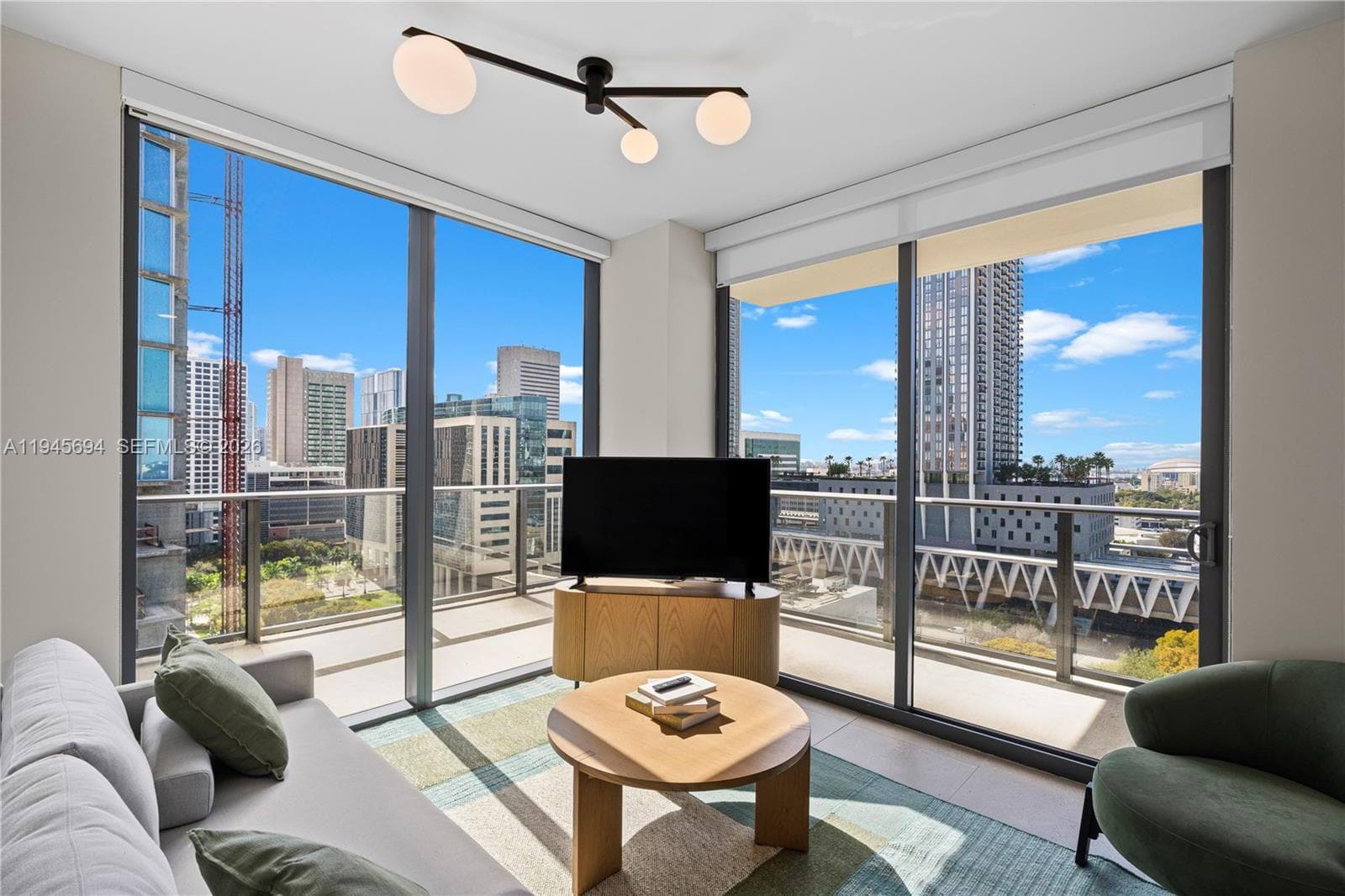 11 NE 6th St # 1601, Miami FL 33132 — 2