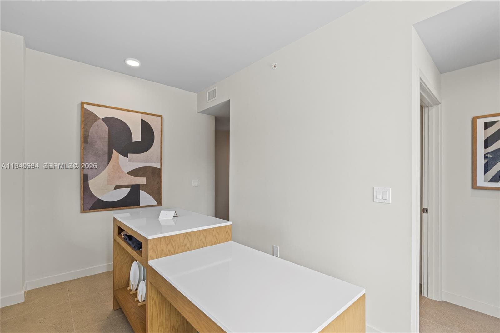 11 NE 6th St # 1601, Miami FL 33132 — 17