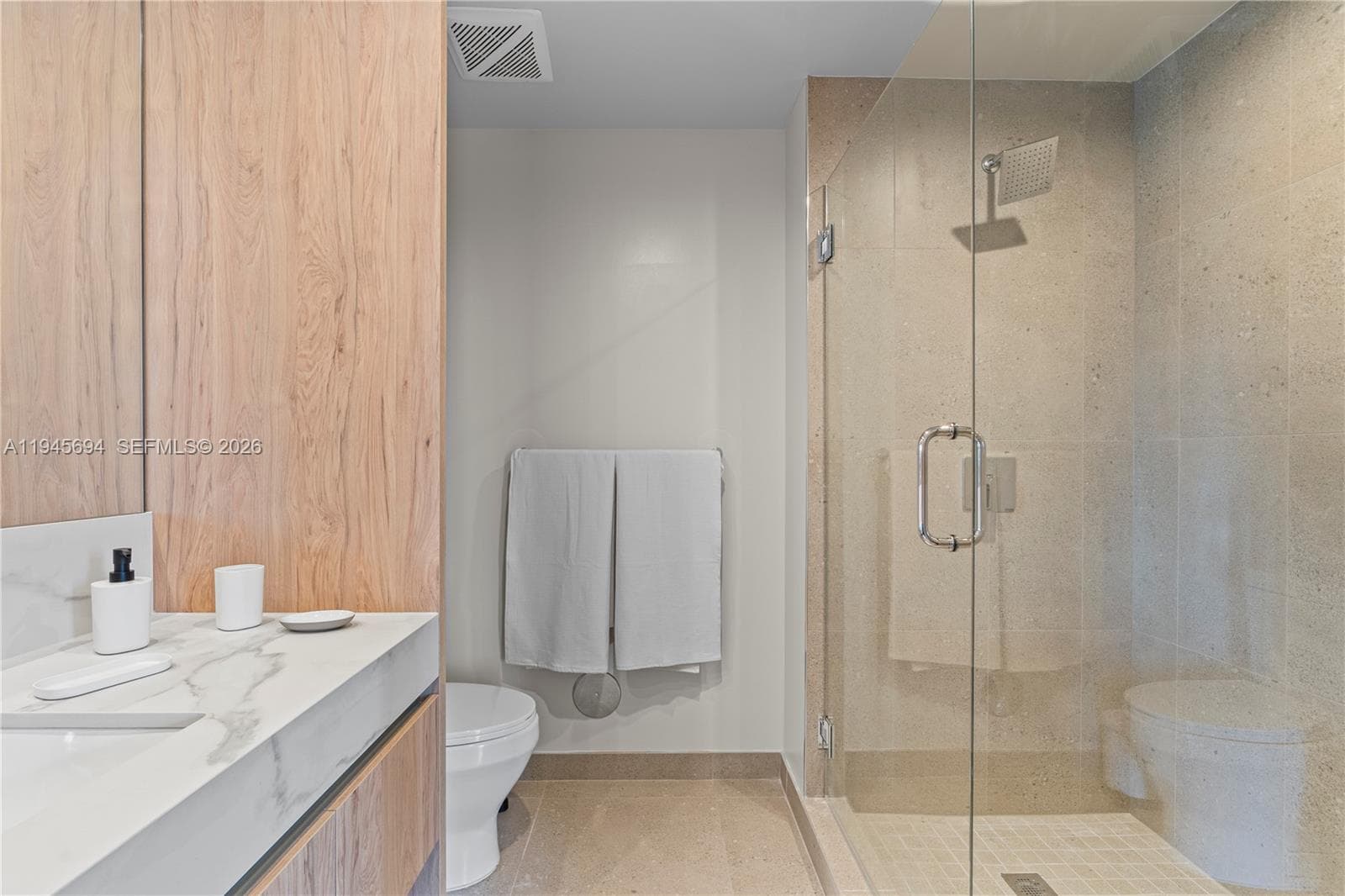 11 NE 6th St # 1601, Miami FL 33132 — 29