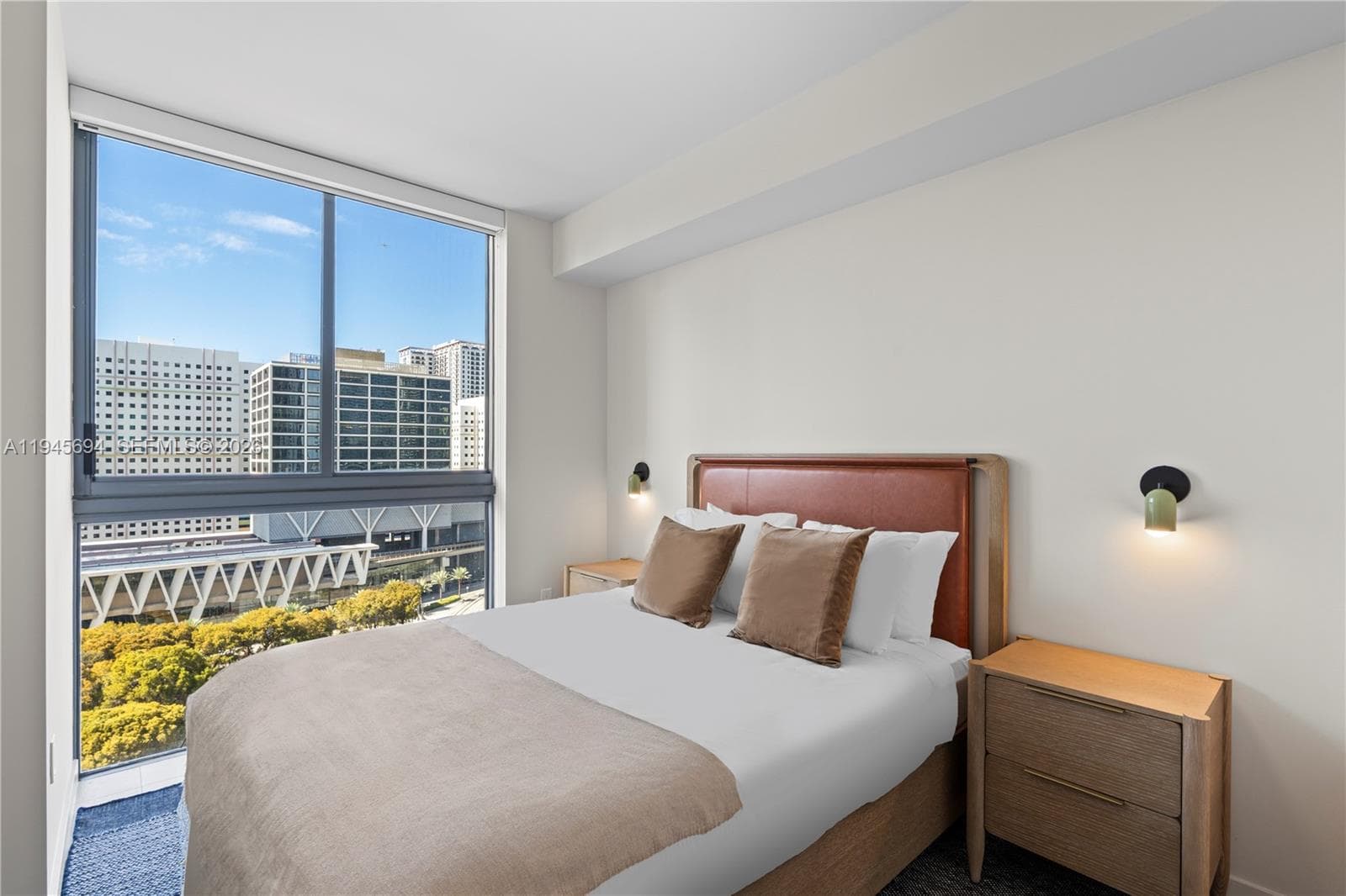 11 NE 6th St # 1601, Miami FL 33132 — 8