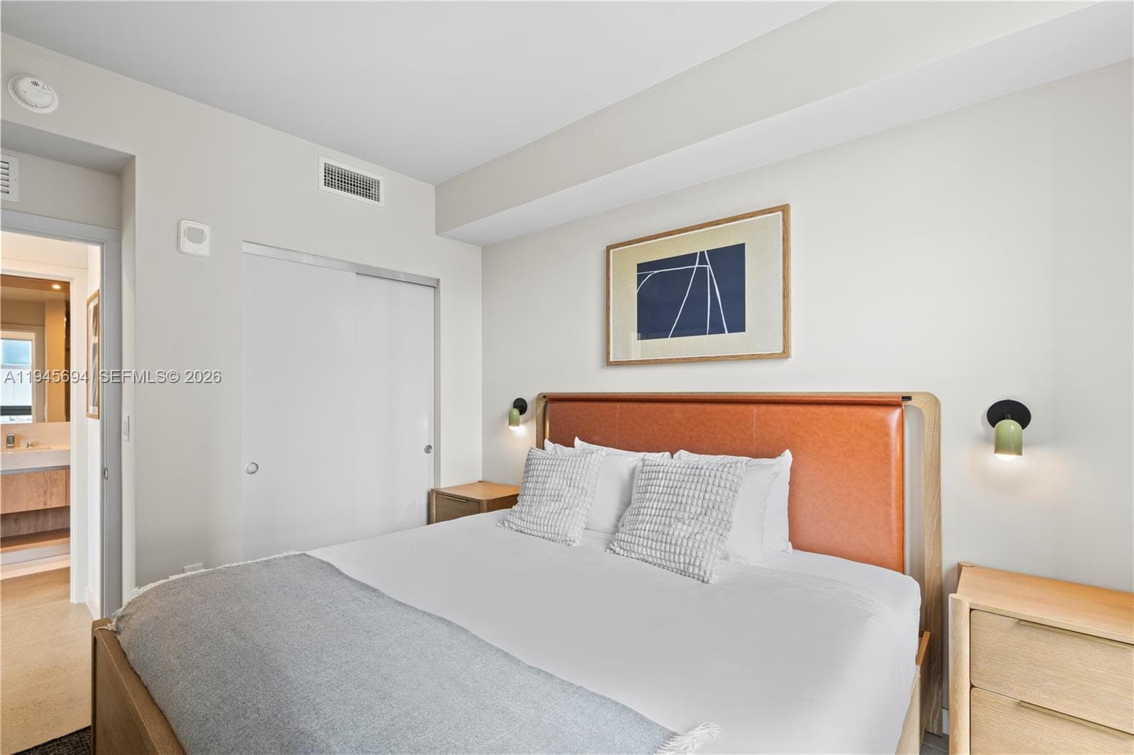 11 NE 6th St # 1601, Miami FL 33132 — 21