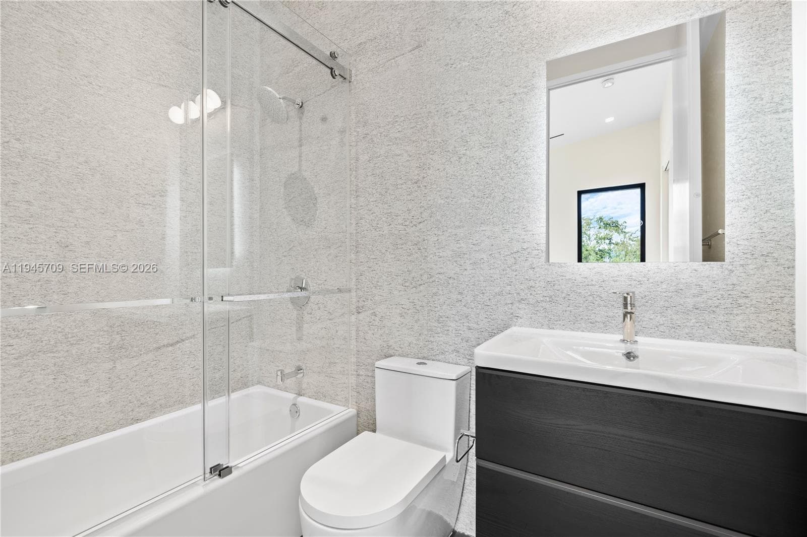 536 W 51st St, Miami Beach FL 33140 — 27
