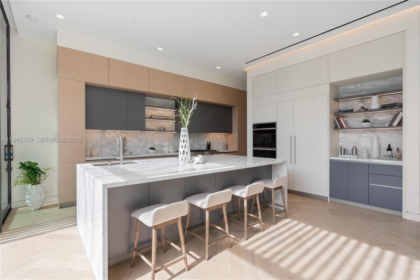 536 W 51st St, Miami Beach FL 33140 — 7