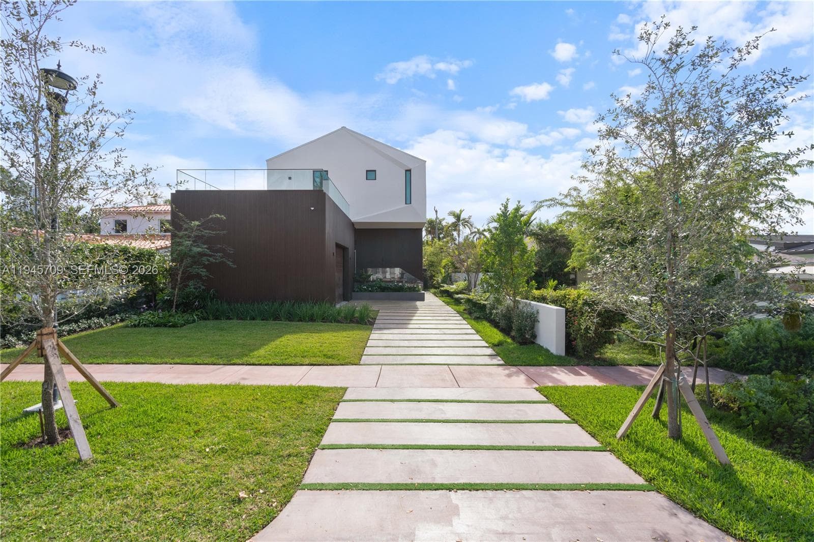 536 W 51st St, Miami Beach FL 33140 — 1