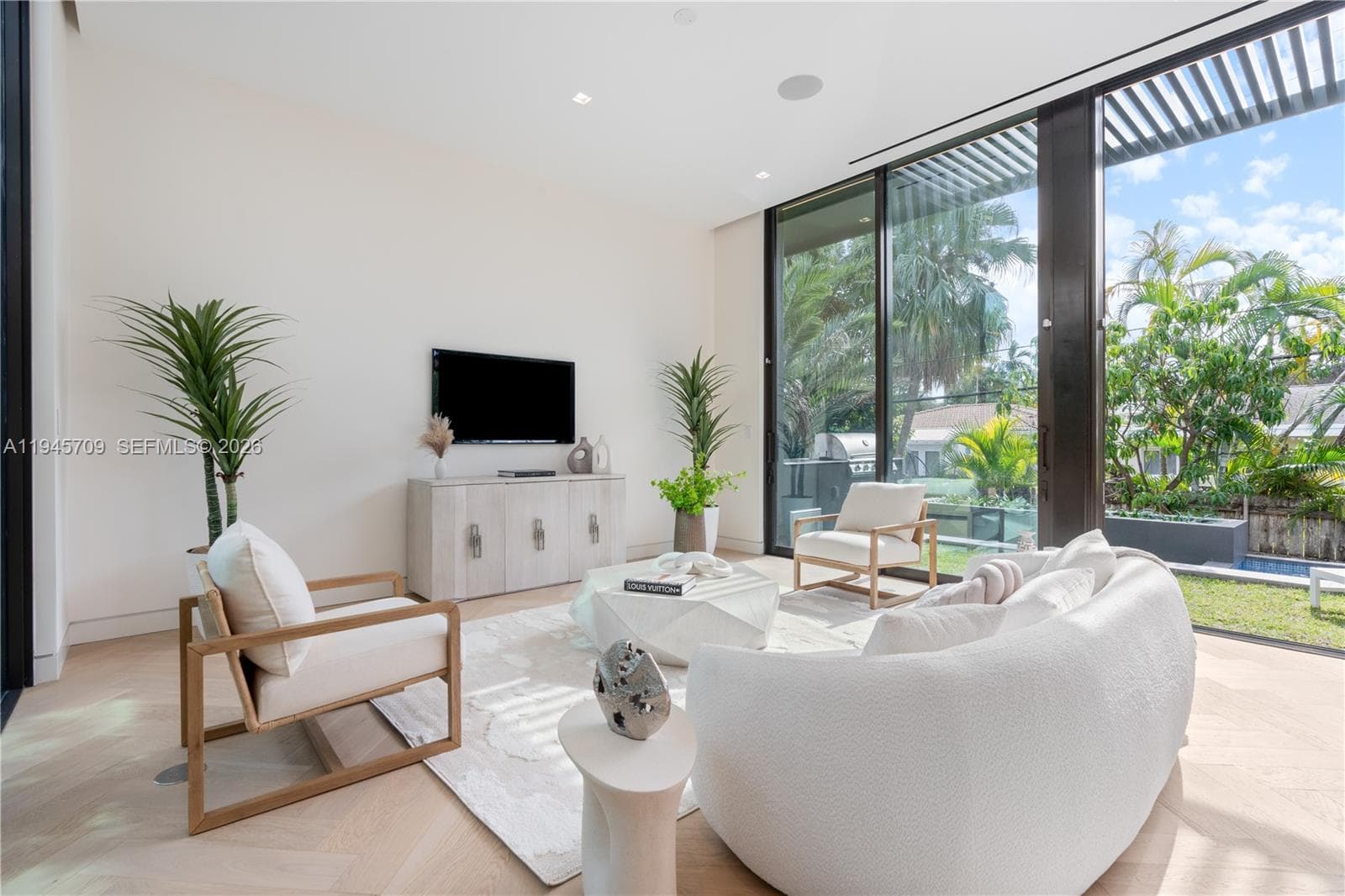 536 W 51st St, Miami Beach FL 33140 — 5