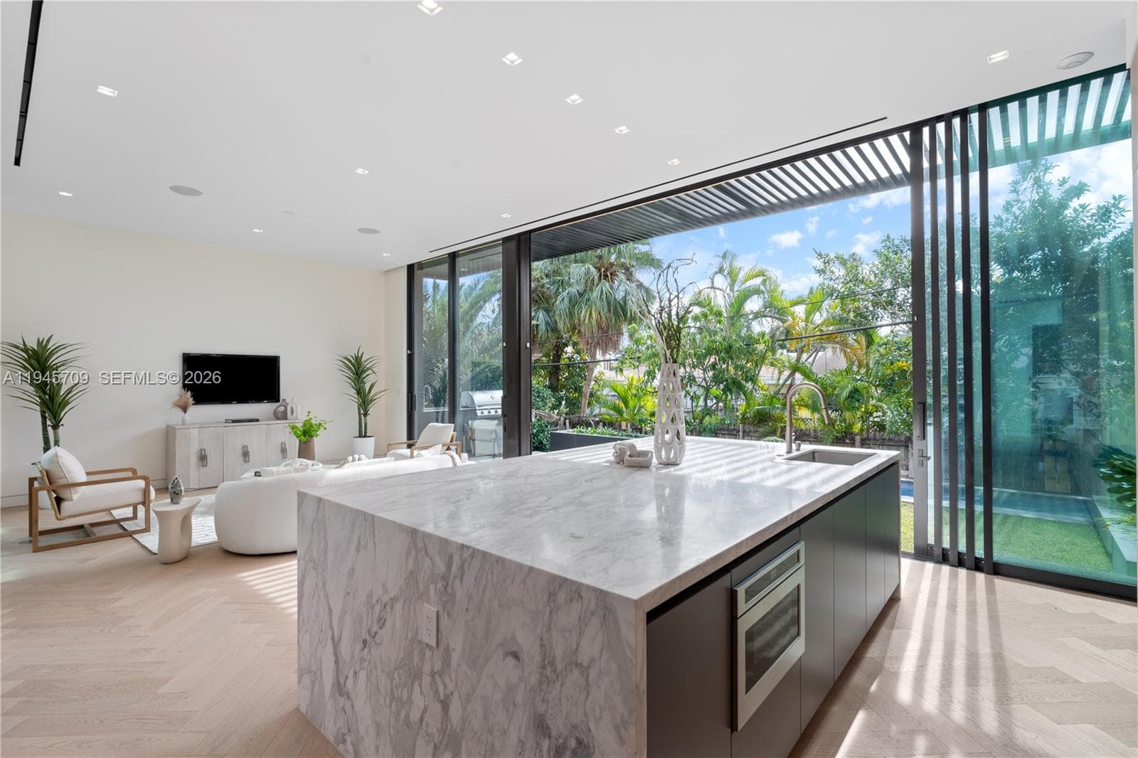 536 W 51st St, Miami Beach FL 33140 — 9