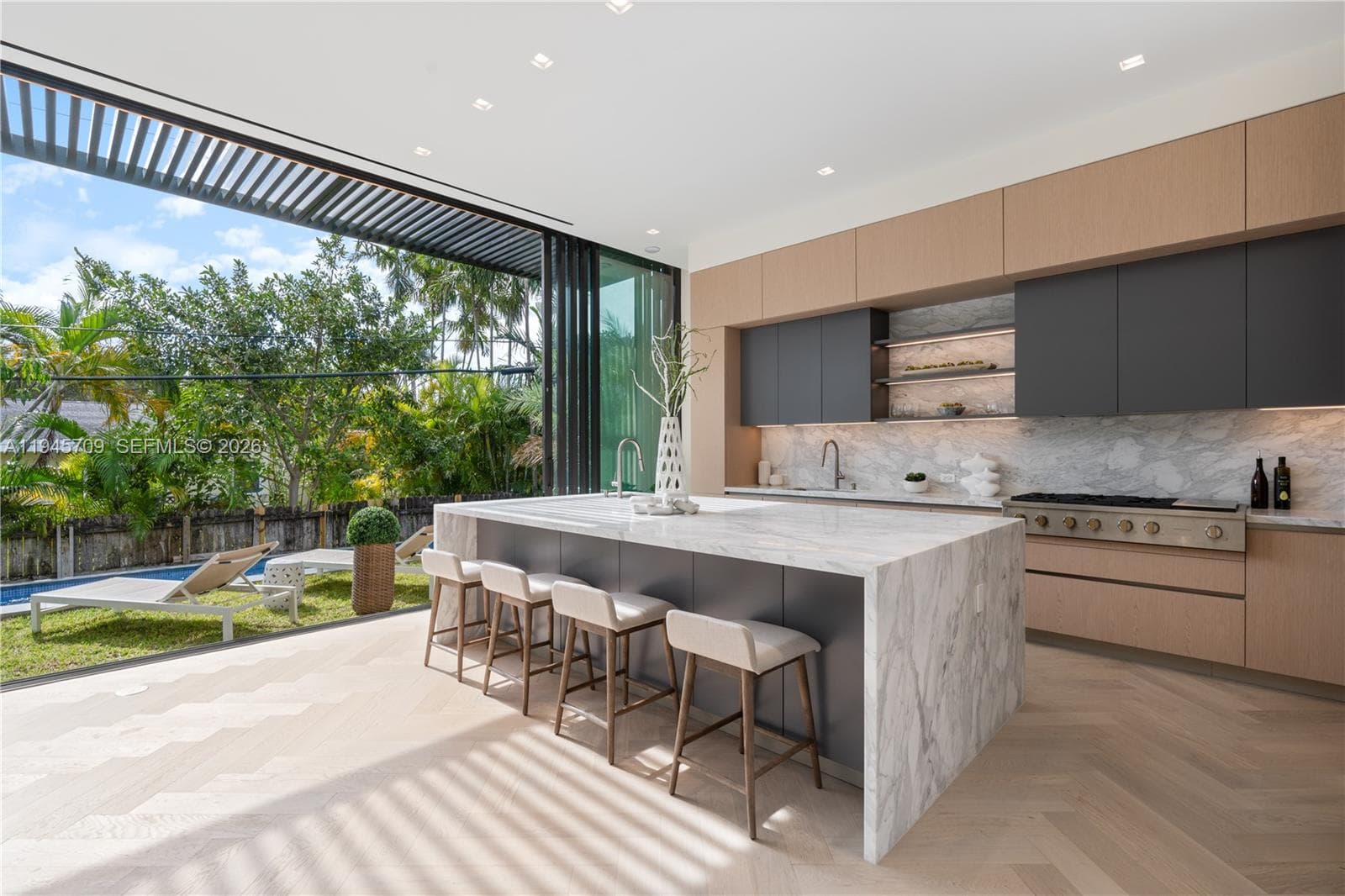 536 W 51st St, Miami Beach FL 33140 — 8