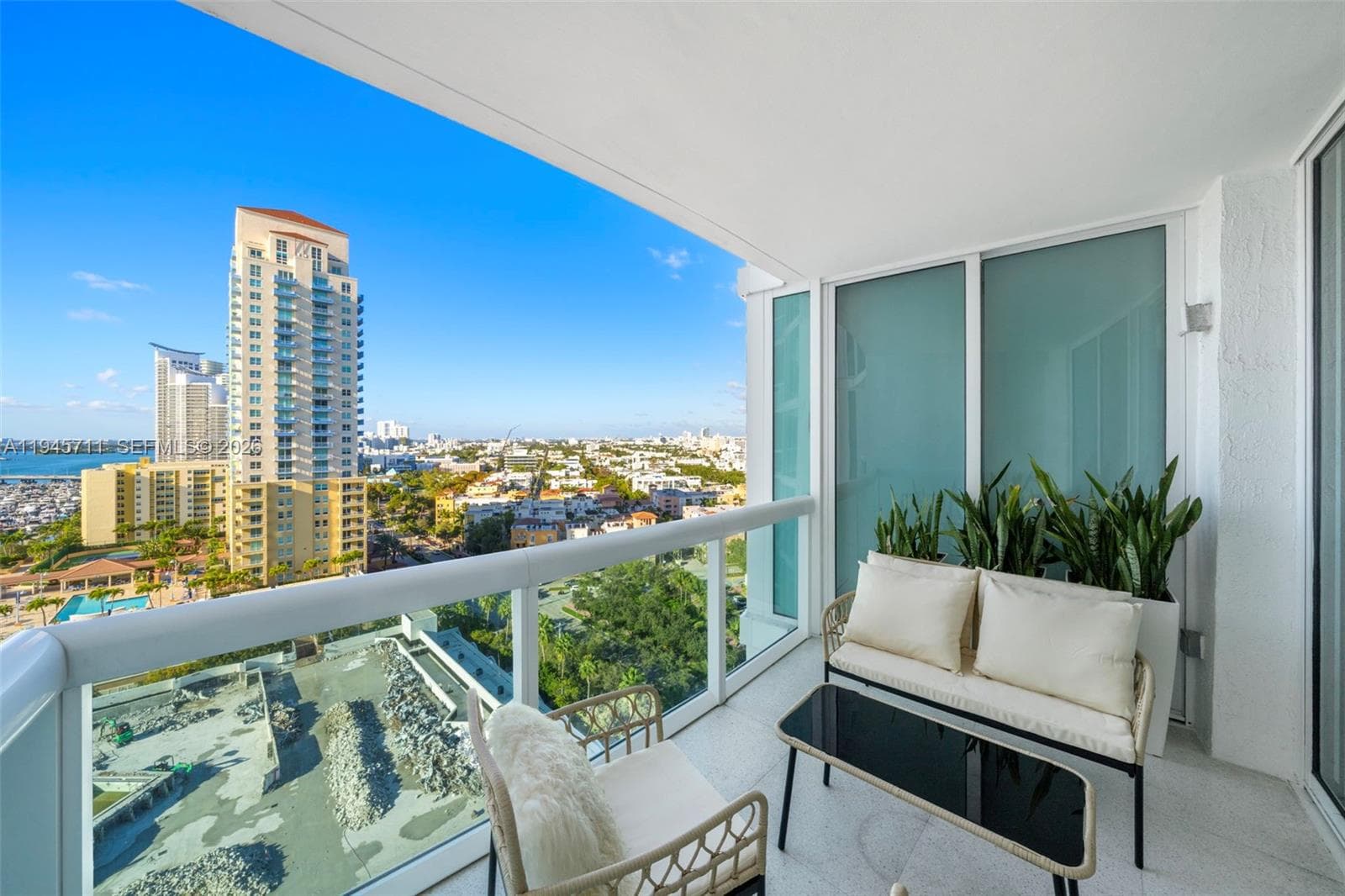 1000 S Pointe Dr # 1606, Miami Beach FL 33139 — 23