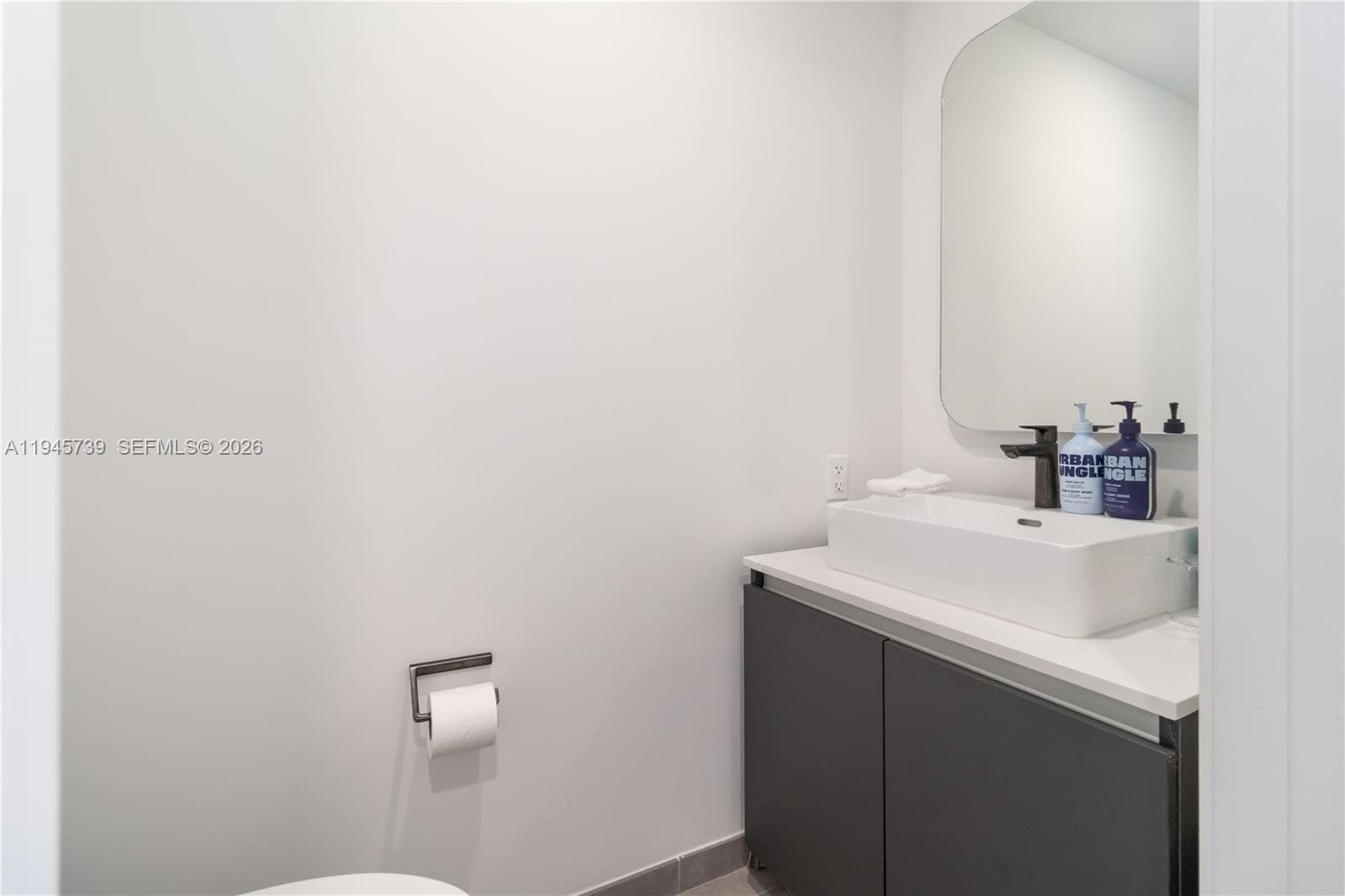 227 NE 2nd St # 2506, Miami FL 33132 — 16