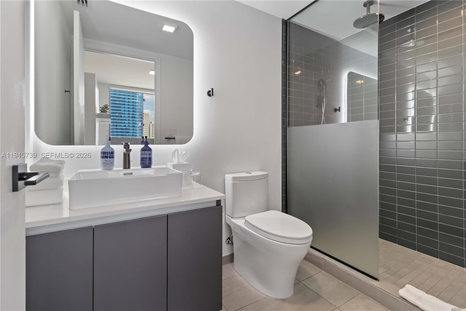 227 NE 2nd St # 2506, Miami FL 33132 — 12