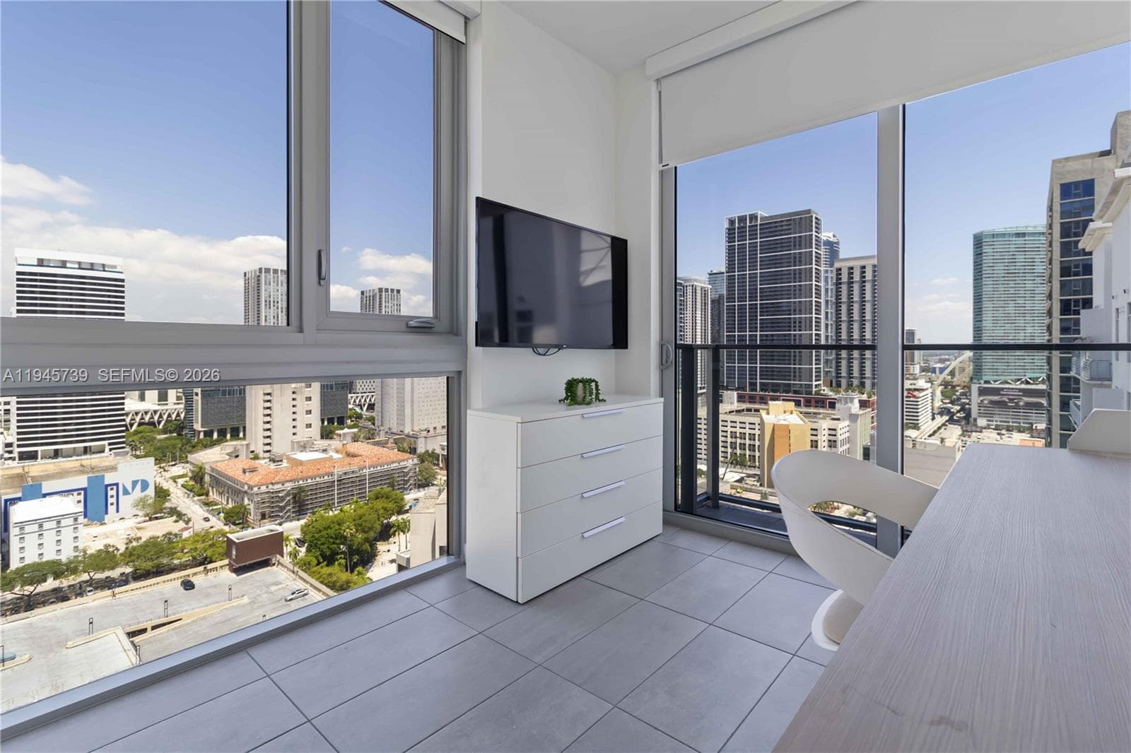 227 NE 2nd St # 2506, Miami FL 33132 — 22