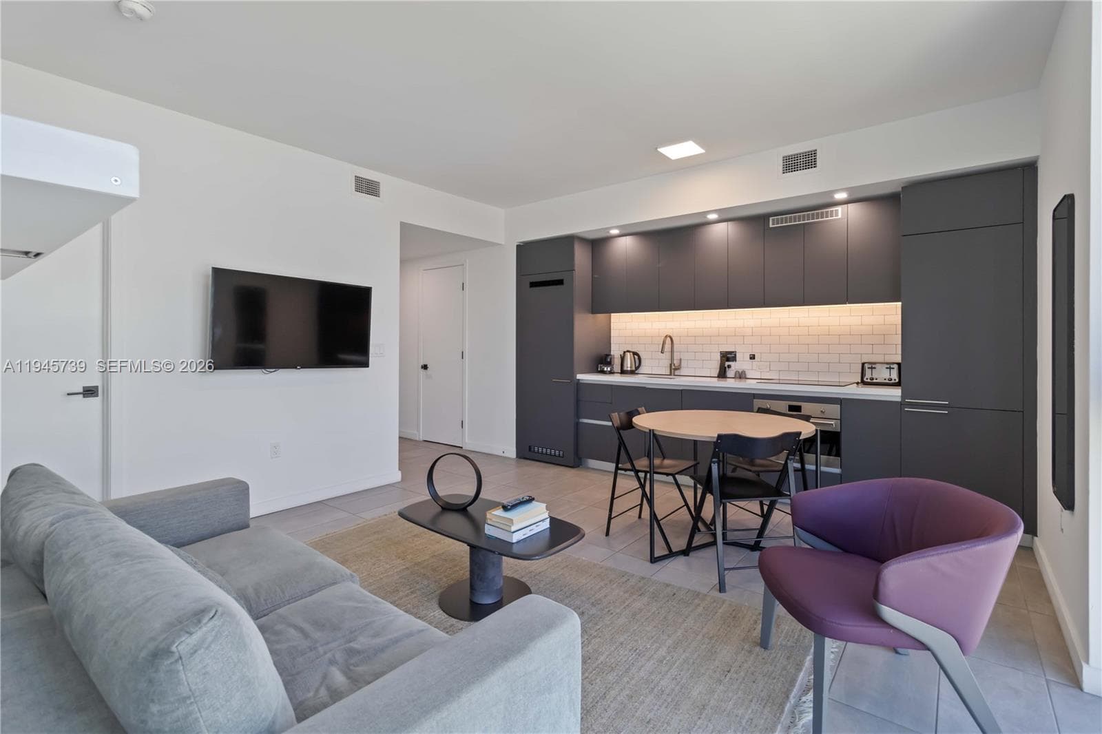 227 NE 2nd St # 2506, Miami FL 33132 — 5