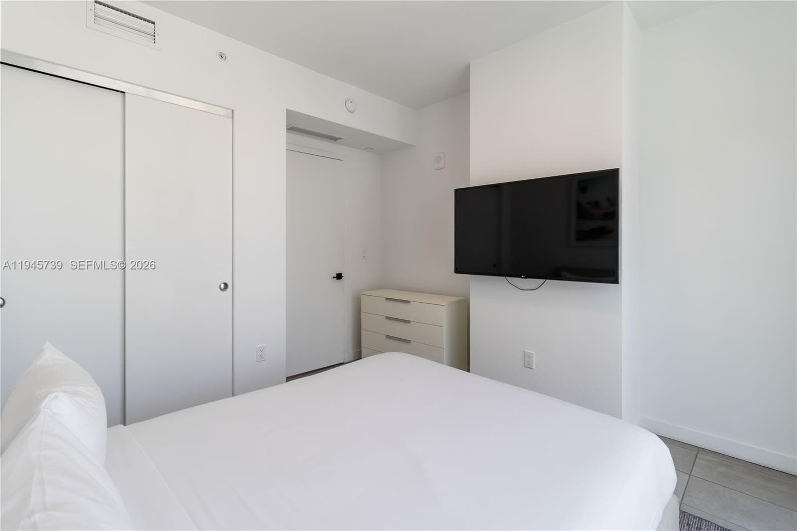 227 NE 2nd St # 2506, Miami FL 33132 — 10