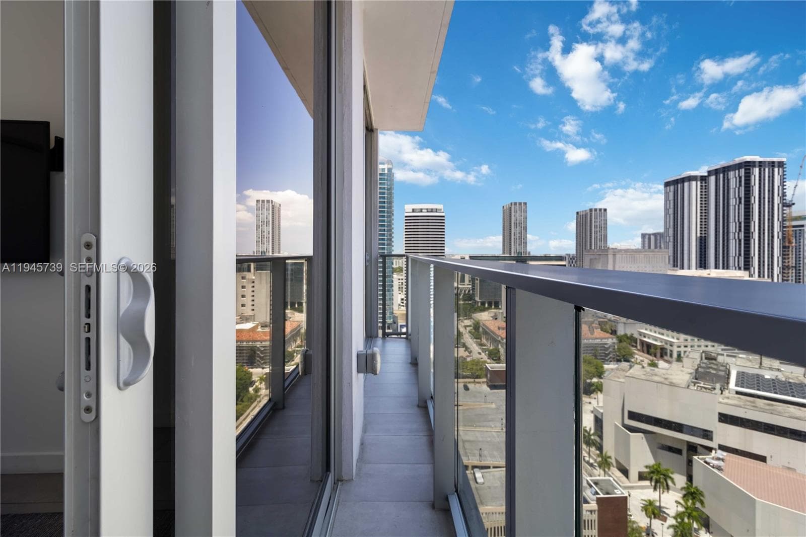 227 NE 2nd St # 2506, Miami FL 33132 — 31