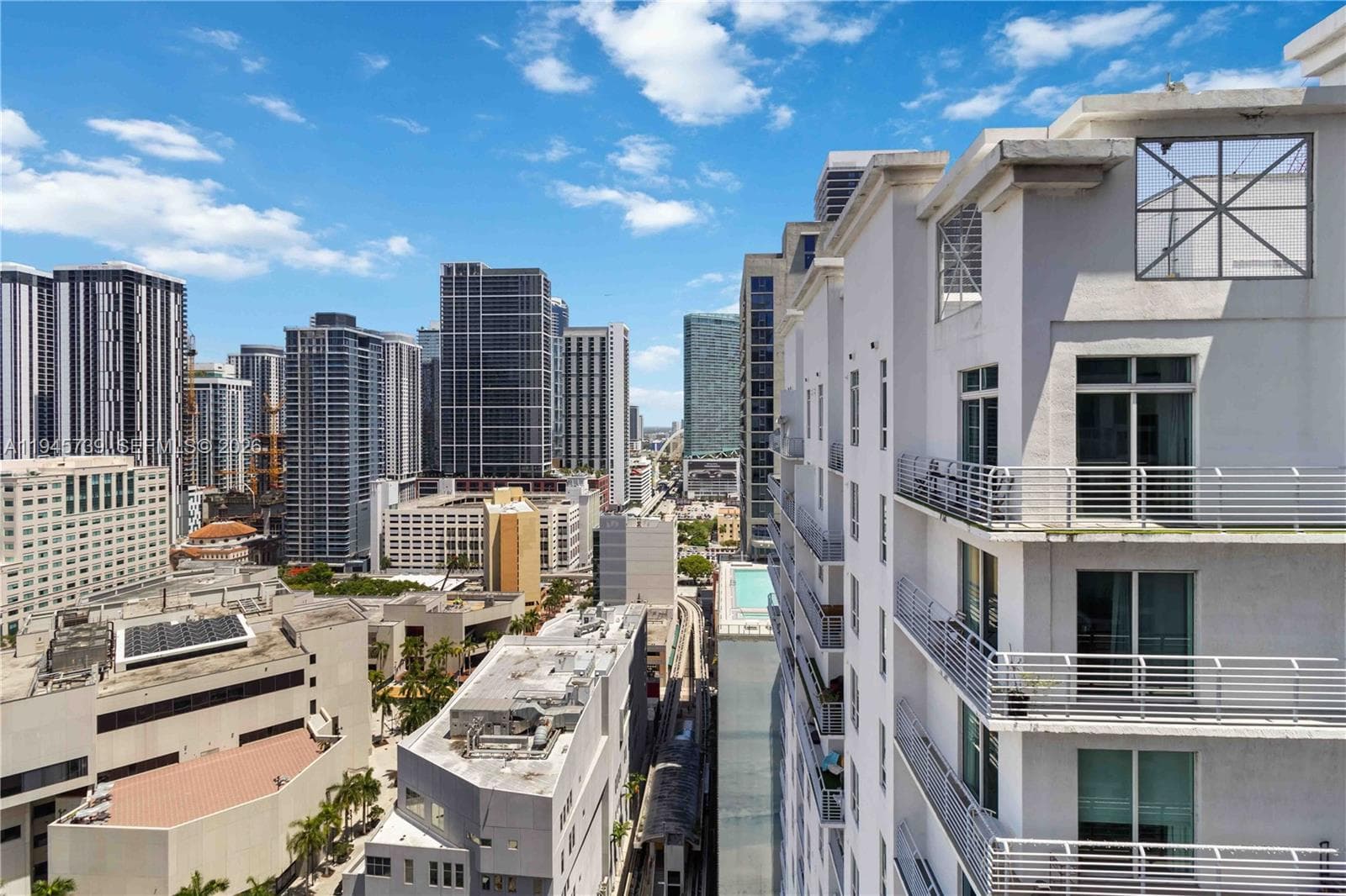 227 NE 2nd St # 2506, Miami FL 33132 — 29