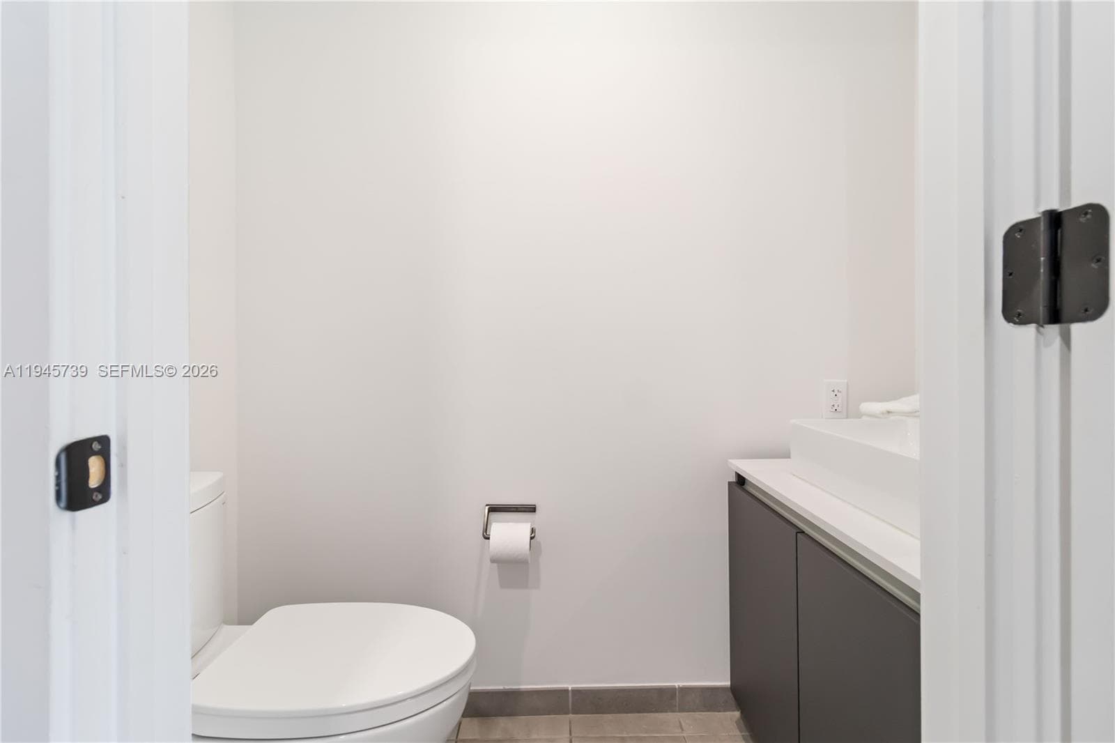 227 NE 2nd St # 2506, Miami FL 33132 — 21