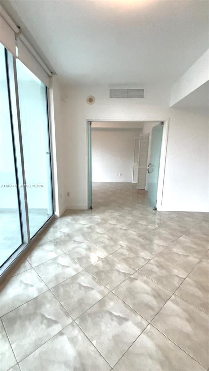 300 S Biscayne Blvd # 1803, Miami FL 33131 — 13