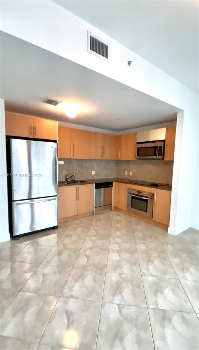300 S Biscayne Blvd # 1803, Miami FL 33131 — 12