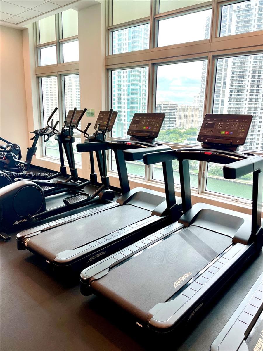 300 S Biscayne Blvd # 1803, Miami FL 33131 — 7