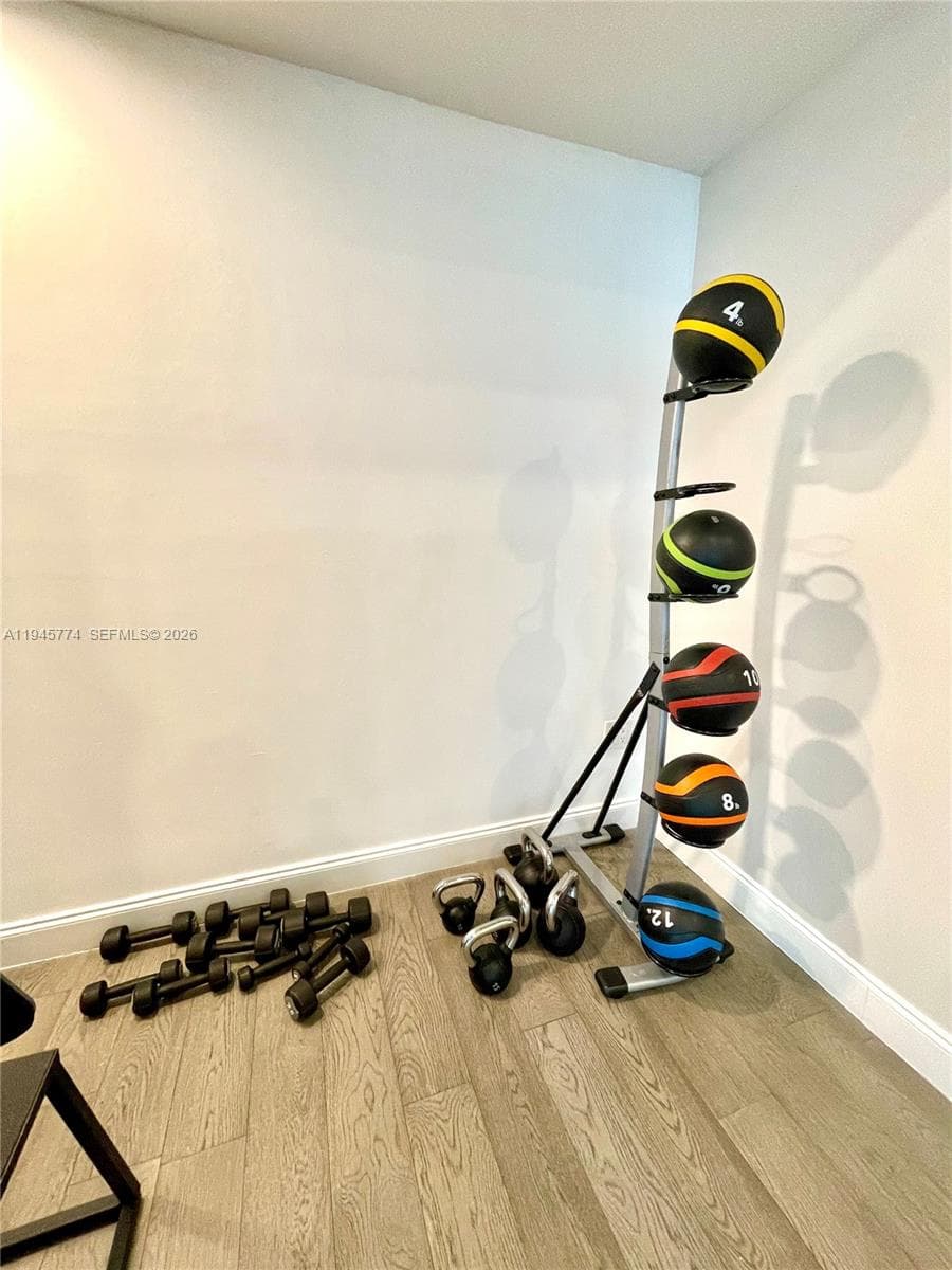 300 S Biscayne Blvd # 1803, Miami FL 33131 — 3