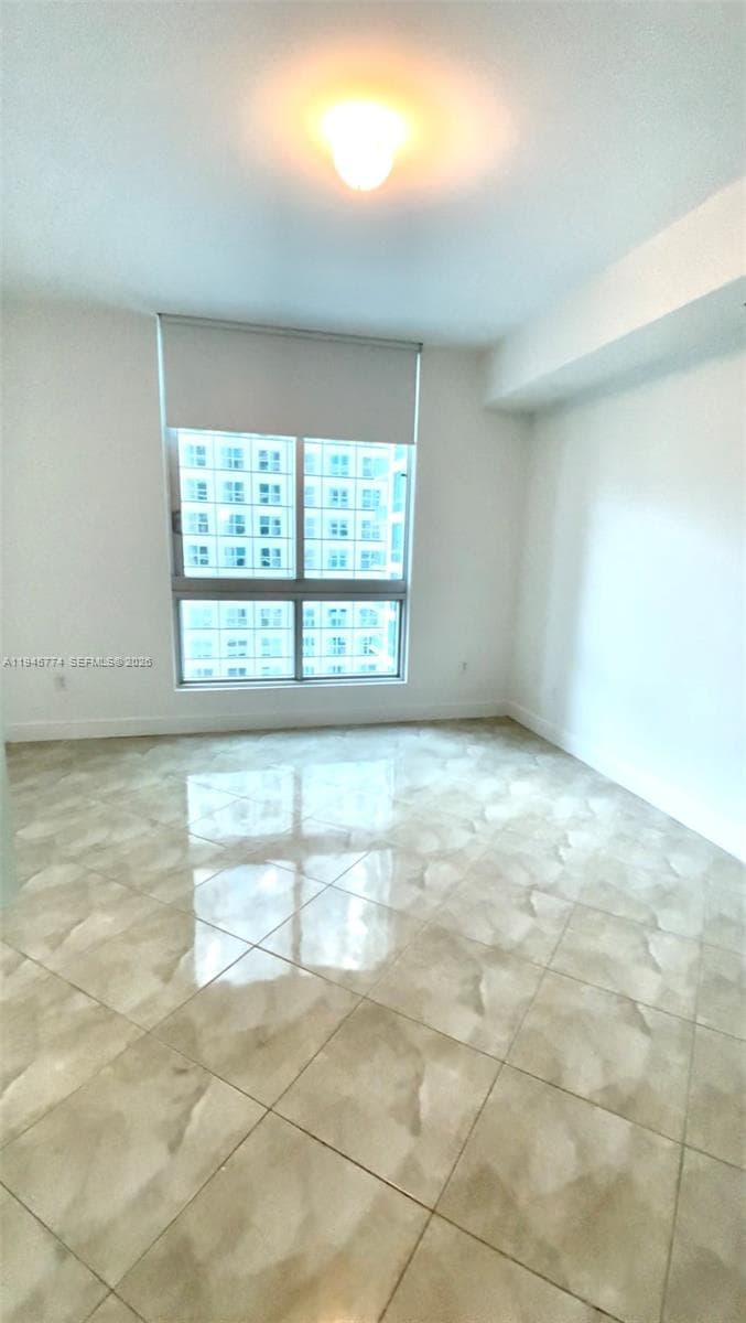 300 S Biscayne Blvd # 1803, Miami FL 33131 — 20