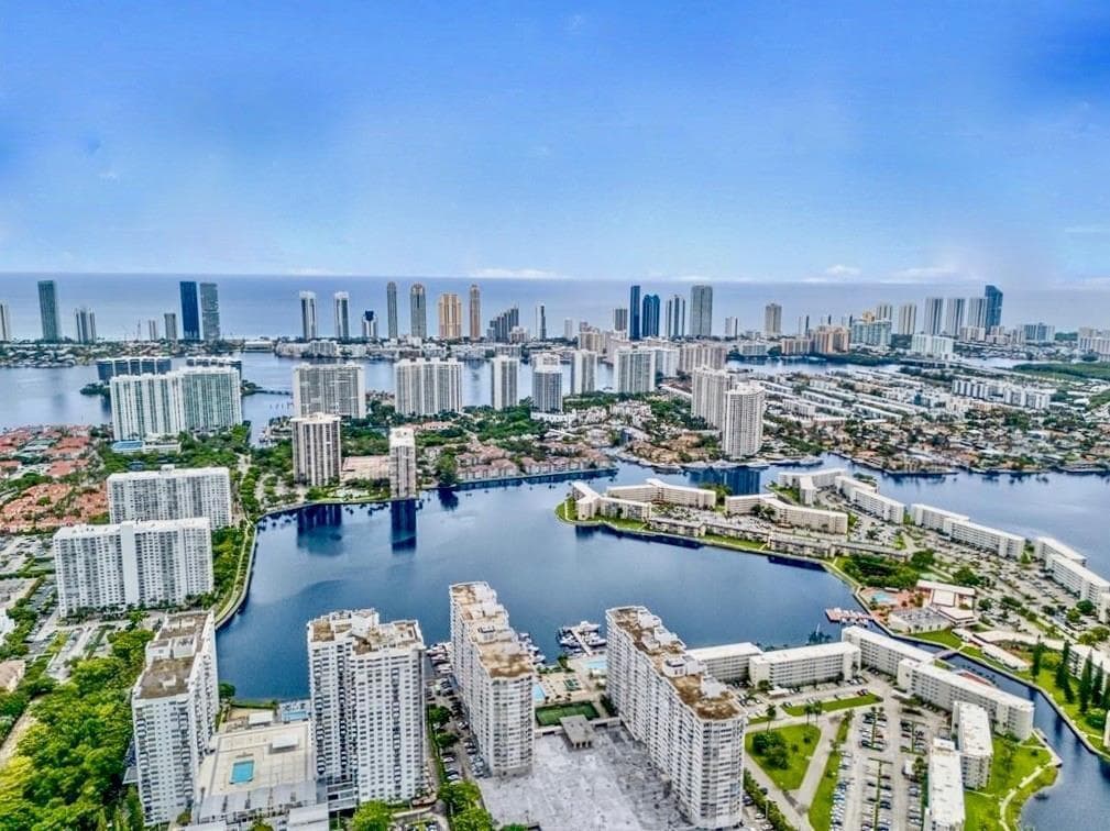 18031 Biscayne Boulevard # 1104, Aventura FL 33160 — 34