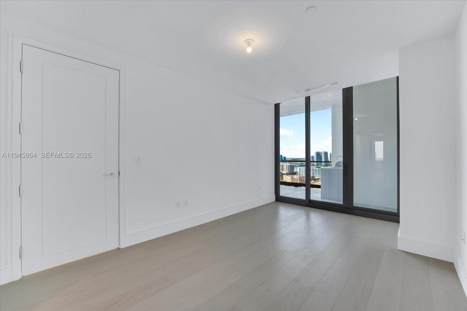 17975 Collins Ave # N1801, Sunny Isles Beach FL 33160 — 34