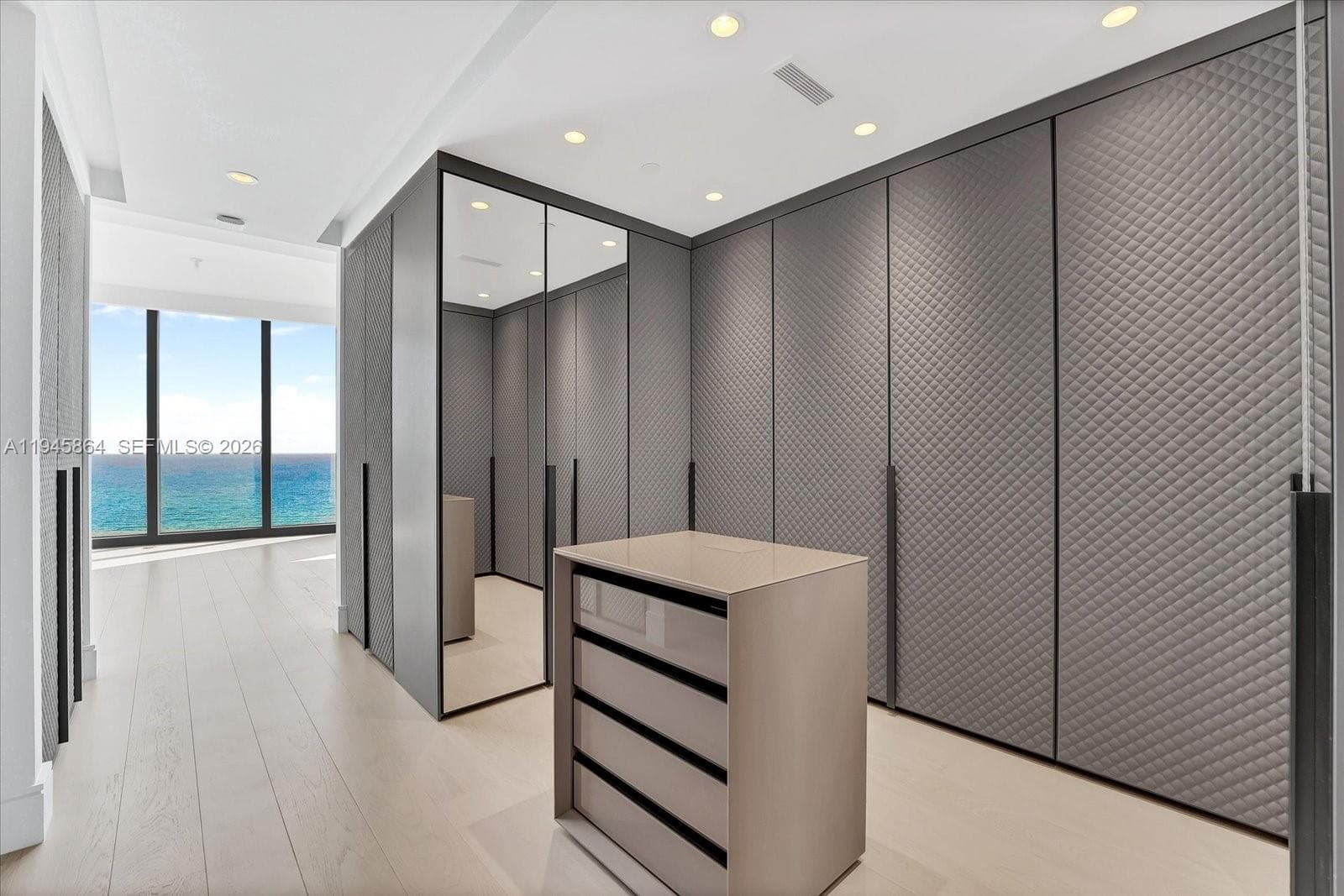 17975 Collins Ave # N1801, Sunny Isles Beach FL 33160 — 18