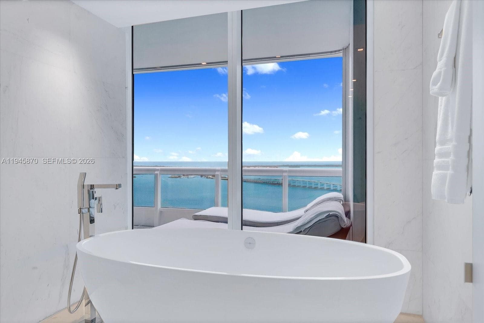 1643 Brickell Ave # 3904, Miami FL 33129 — 17