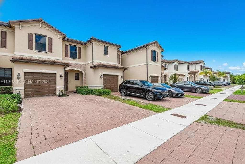 3326 W 112th St, Hialeah FL 33018 — 2