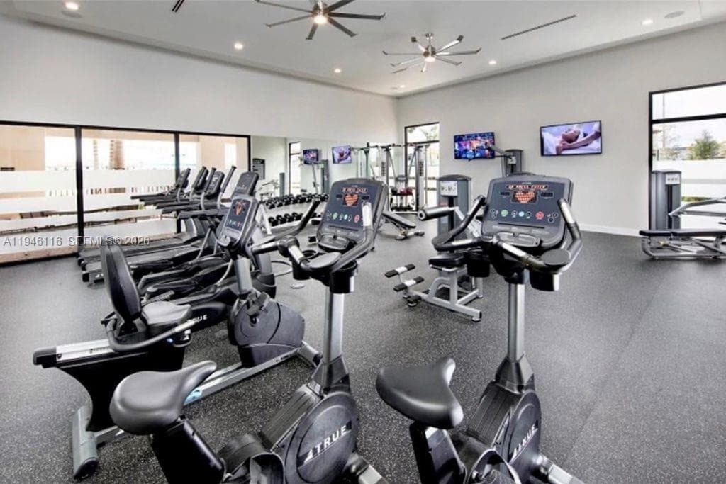 3326 W 112th St, Hialeah FL 33018 — 34